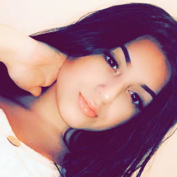 Meet your Posher, Paola - Picture 1 of 1